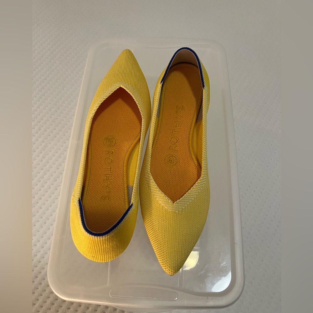 Rothy’s signature size 5.5-6 yellow flats like new